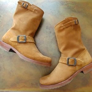 Great condition Frye boots
